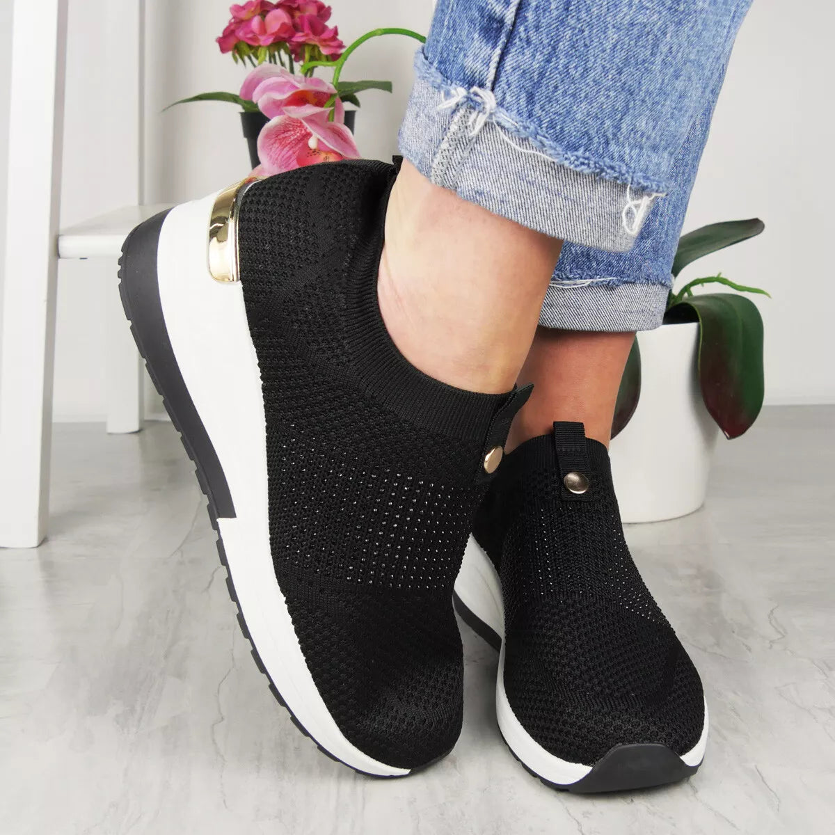 ELISABETTA Black Slip On Comfy Gym Sneakers