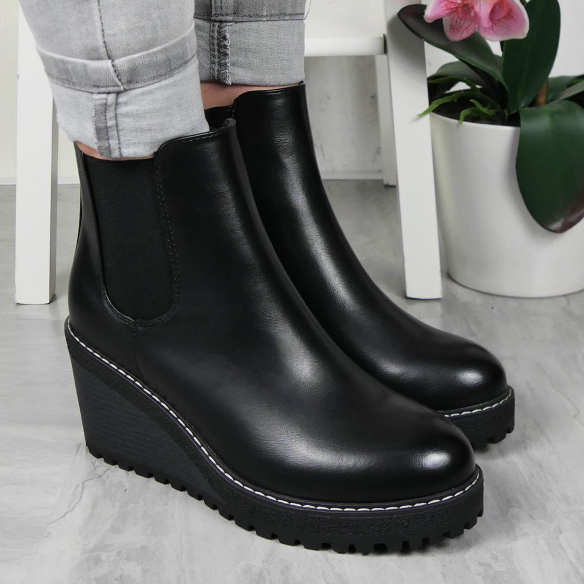 LoudLook Chelsea Zip Ankle Boots | Comfy Women’s Winter Shoes